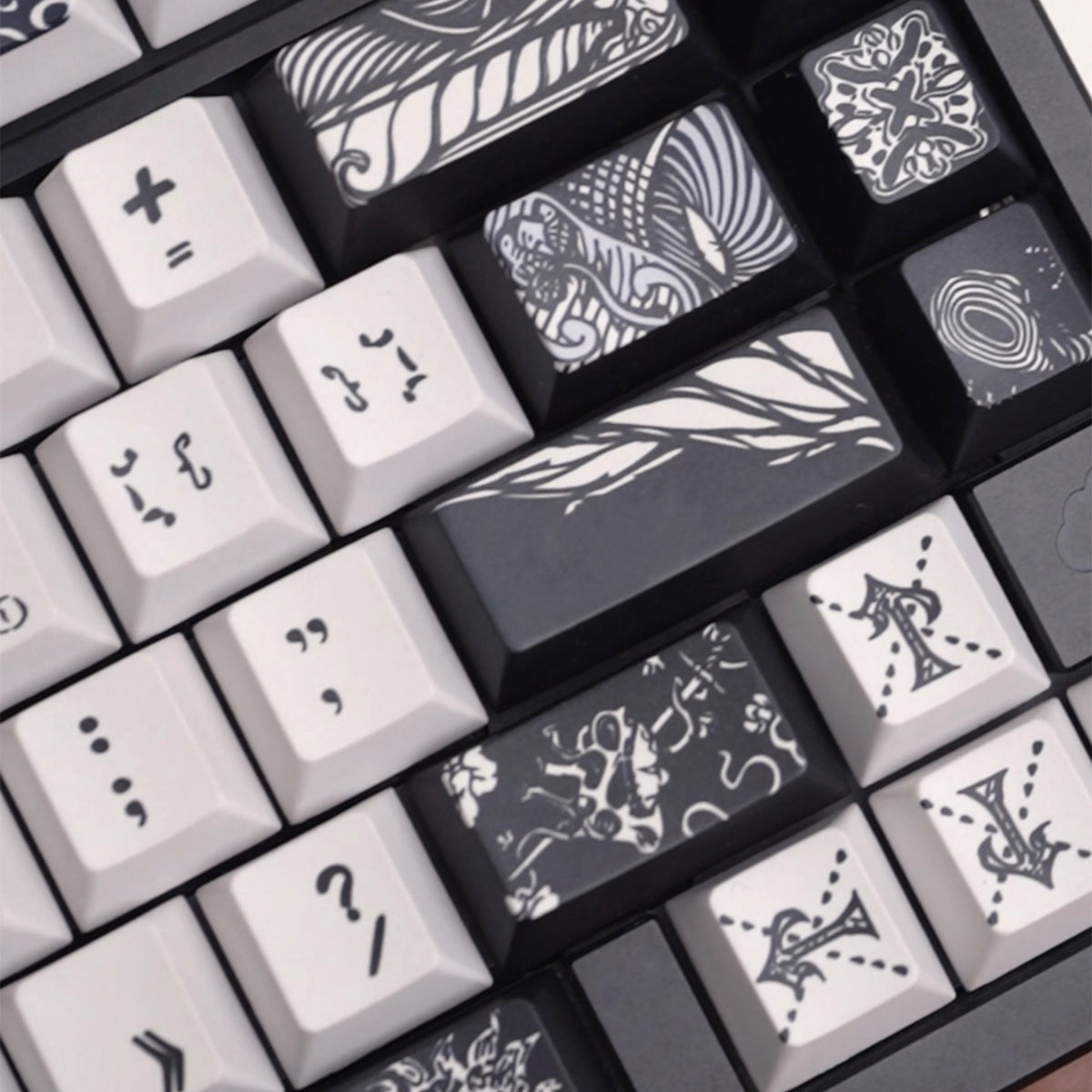 Fallen Ange Windcap PBT Dye-Sublimated - ANSI Keycap Set - Cherry Profile
