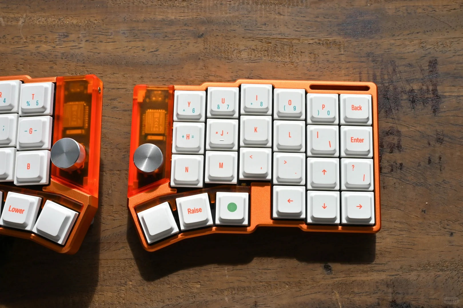 Cornix – Flache, ergonomische Split-Tastatur