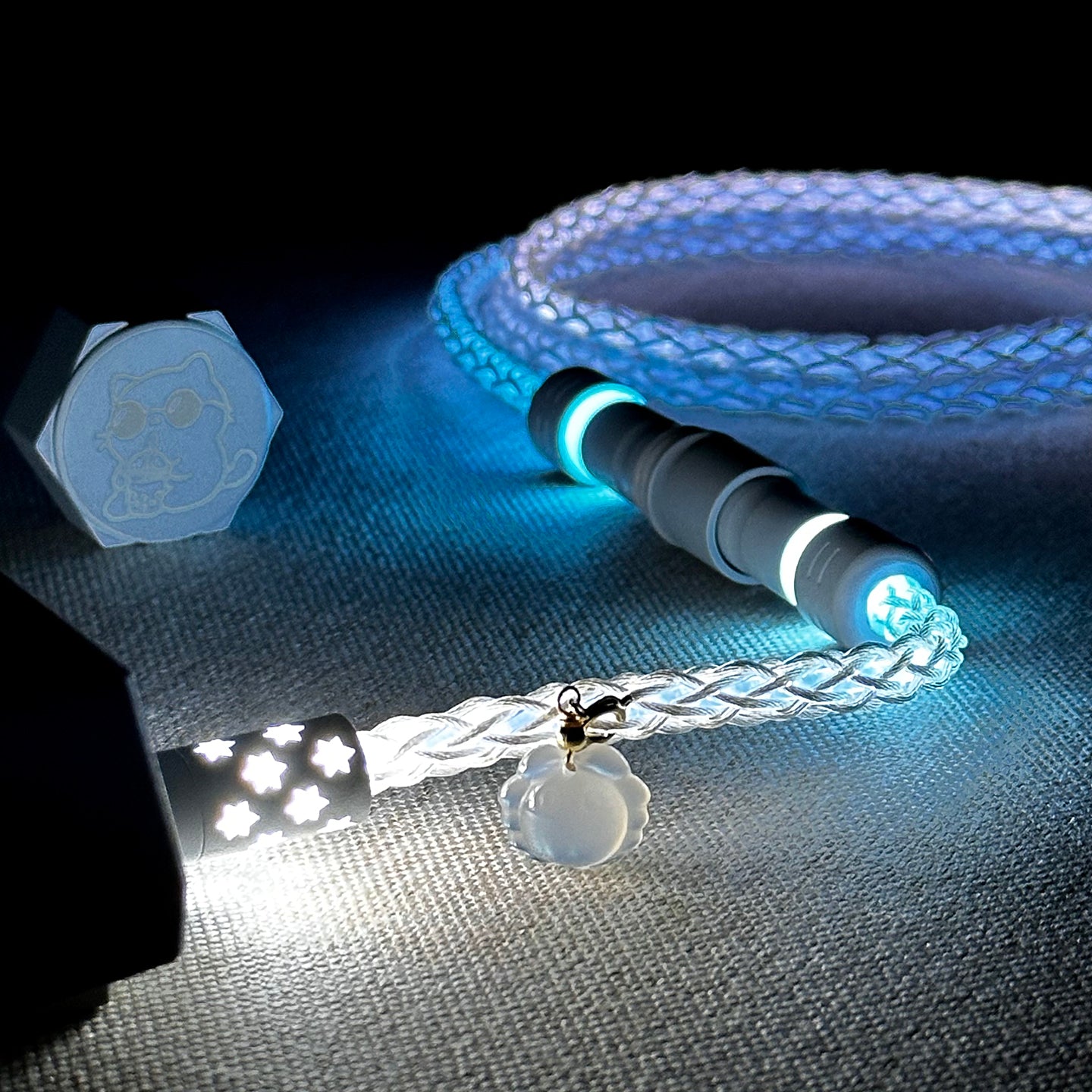 UNKNOWN ERROR - D29 Gradient Blue Light - Holiday Series Keyboard Cable