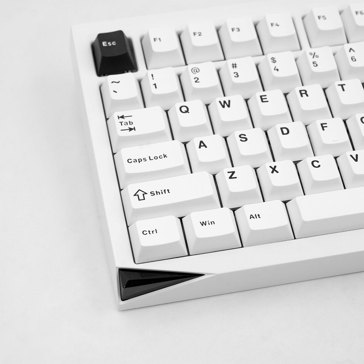 Akko Mineral 02 white mechanical keyboard left-side detail