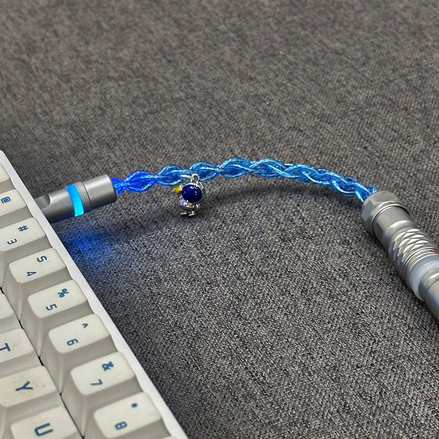 UNKNOWN ERROR - D30 Silver/Blue/RGB Light - Astronaut Series Keyboard Cable