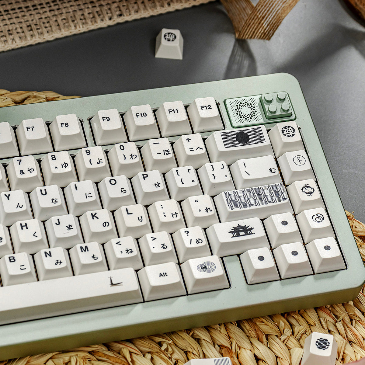 Irregular Zen White - PBT - ISO/ANSI Keycap Set - Cherry Profile