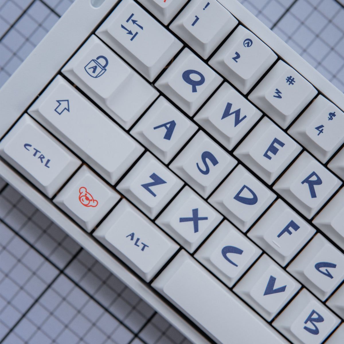 Drawn Bear Bold - PBT - ISO/ANSI Keycap Set - Cherry Profile