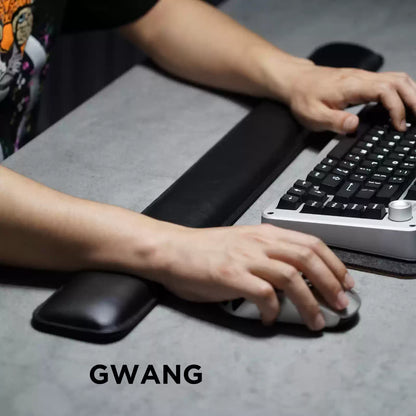 GWANG  – Leather-Texture Memory Foam Wrist Rest