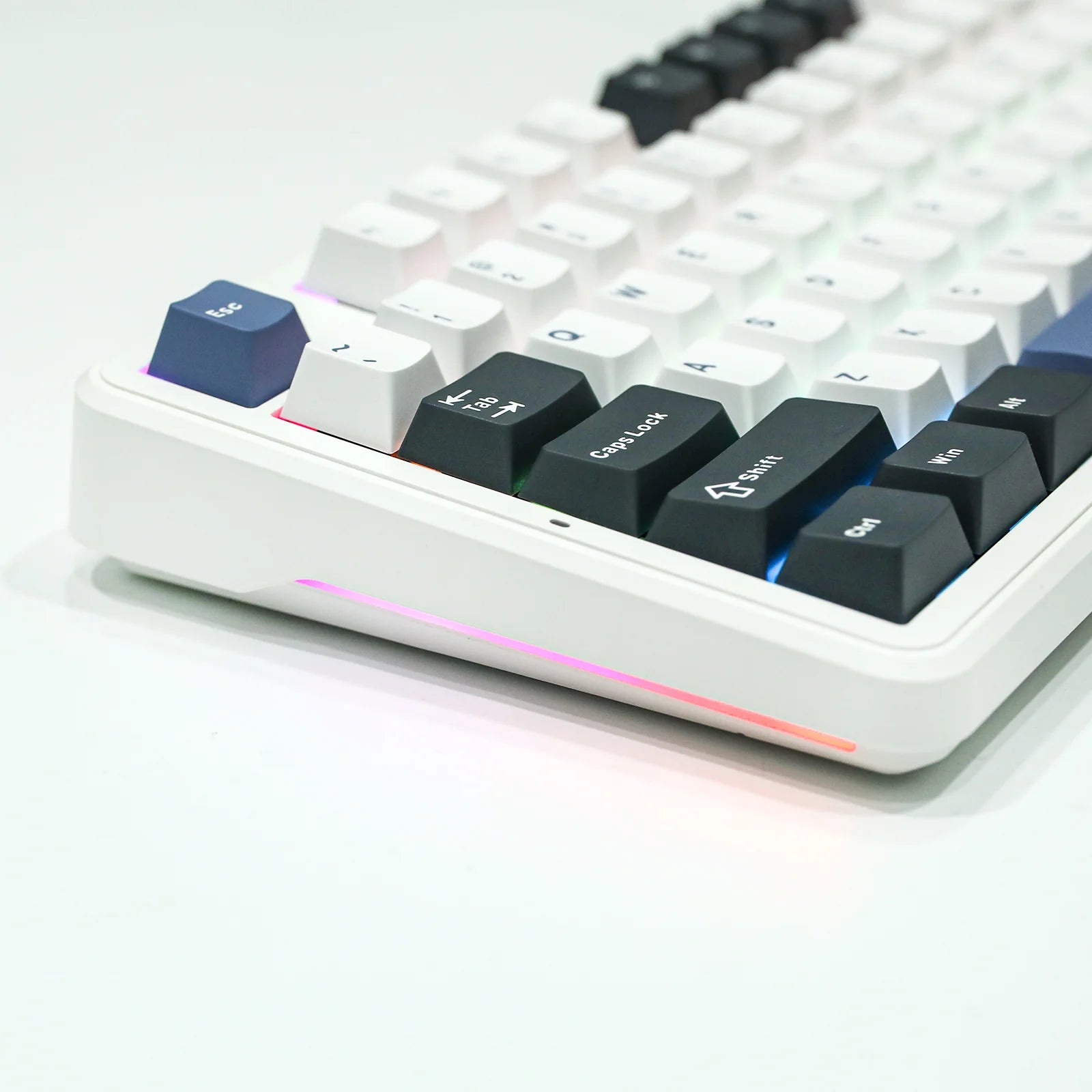 AULA F87 Pro - Teclado mecánico trimodo TKL 