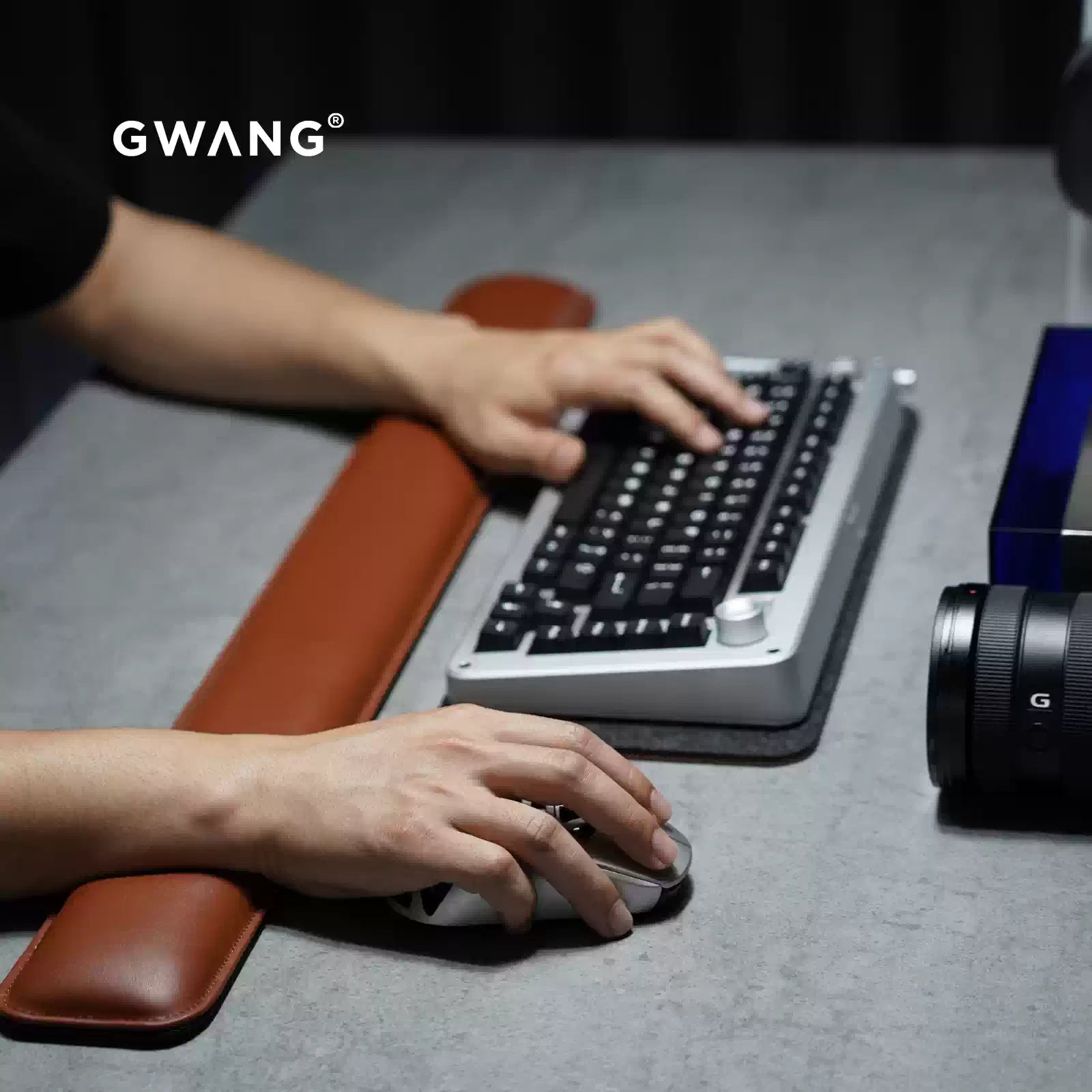 GWANG  – Leather-Texture Memory Foam Wrist Rest
