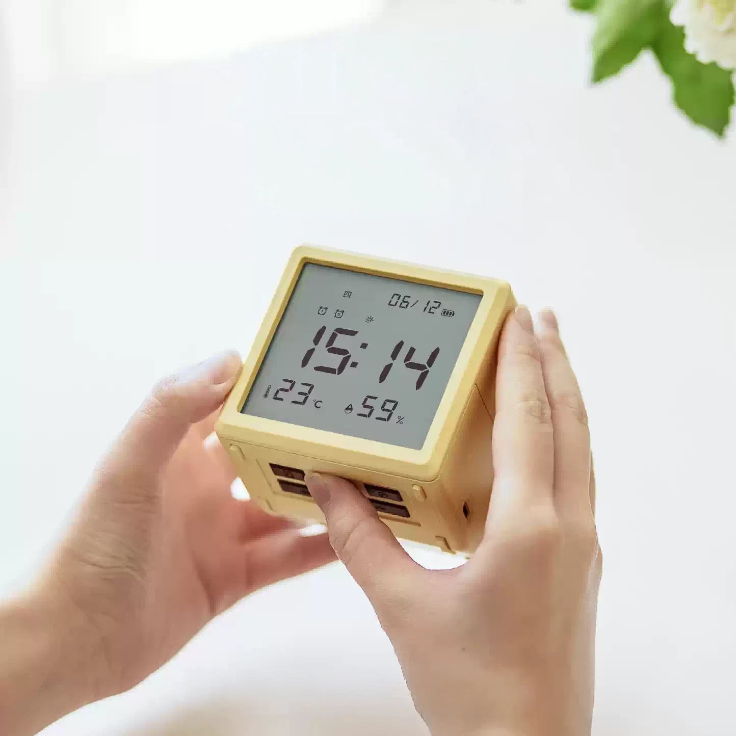 Black & White - Seesaw Alarm Clock