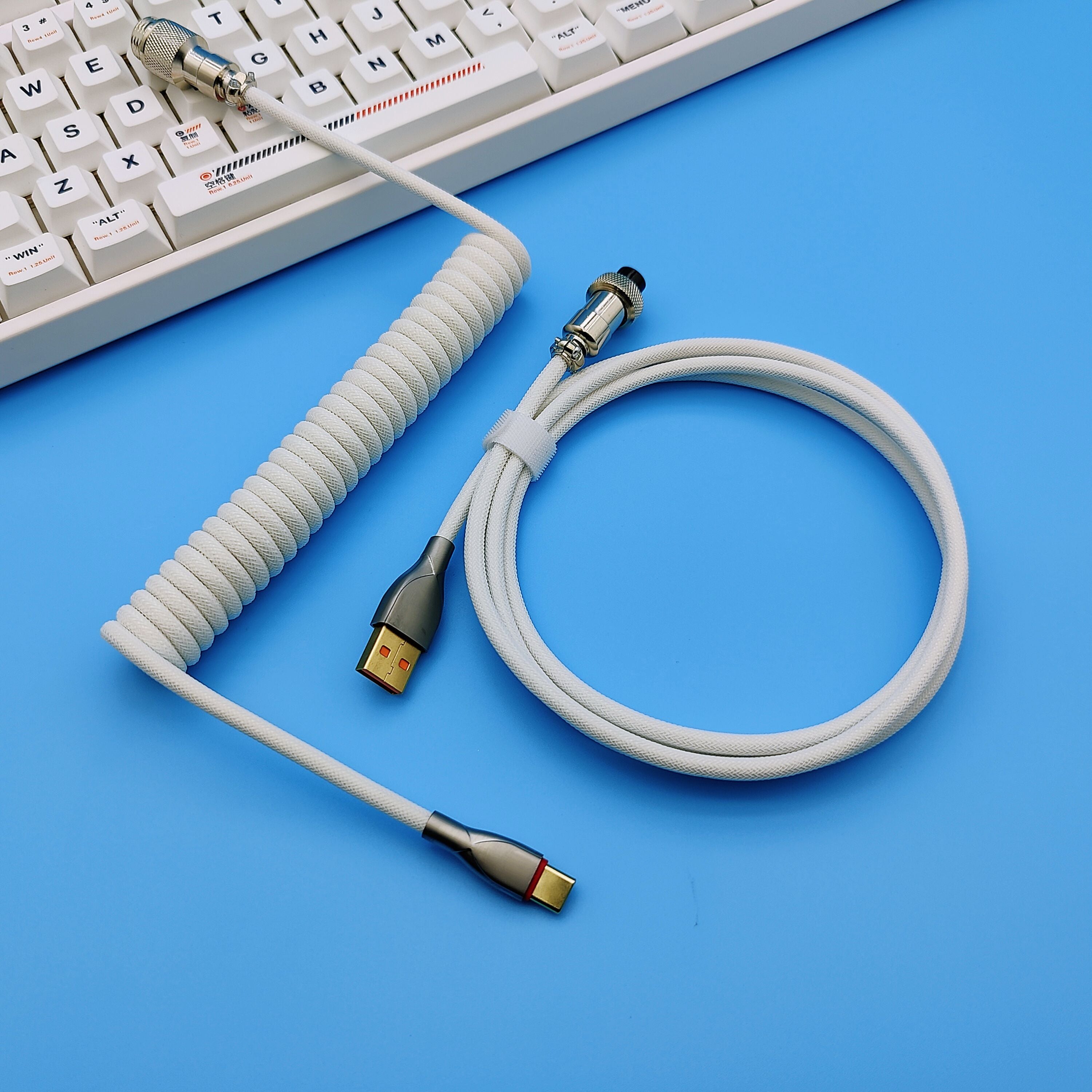 Cable USB-A a USB-C en espiral clásico OZO para teclados mecánicos