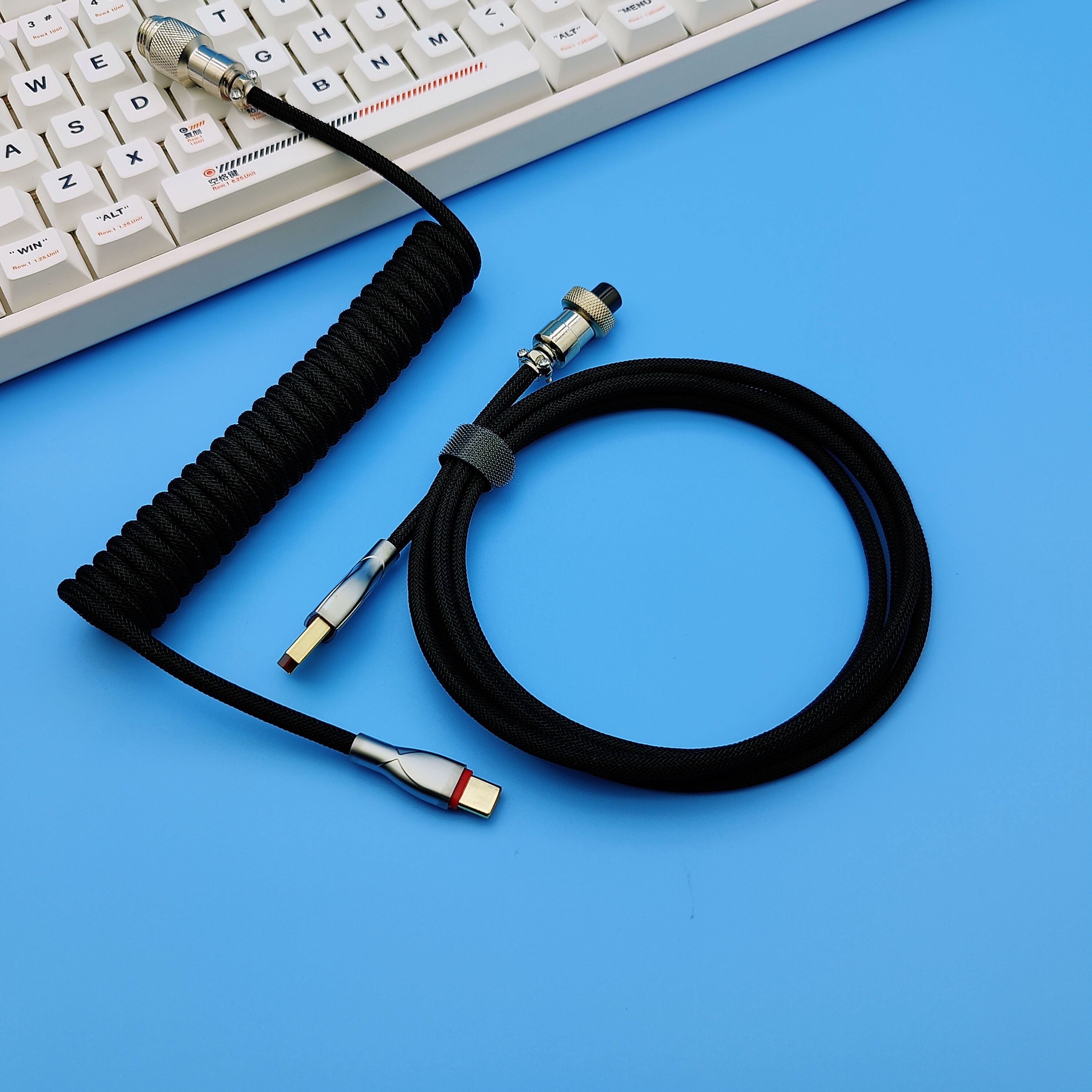 Cable USB-A a USB-C en espiral clásico OZO para teclados mecánicos