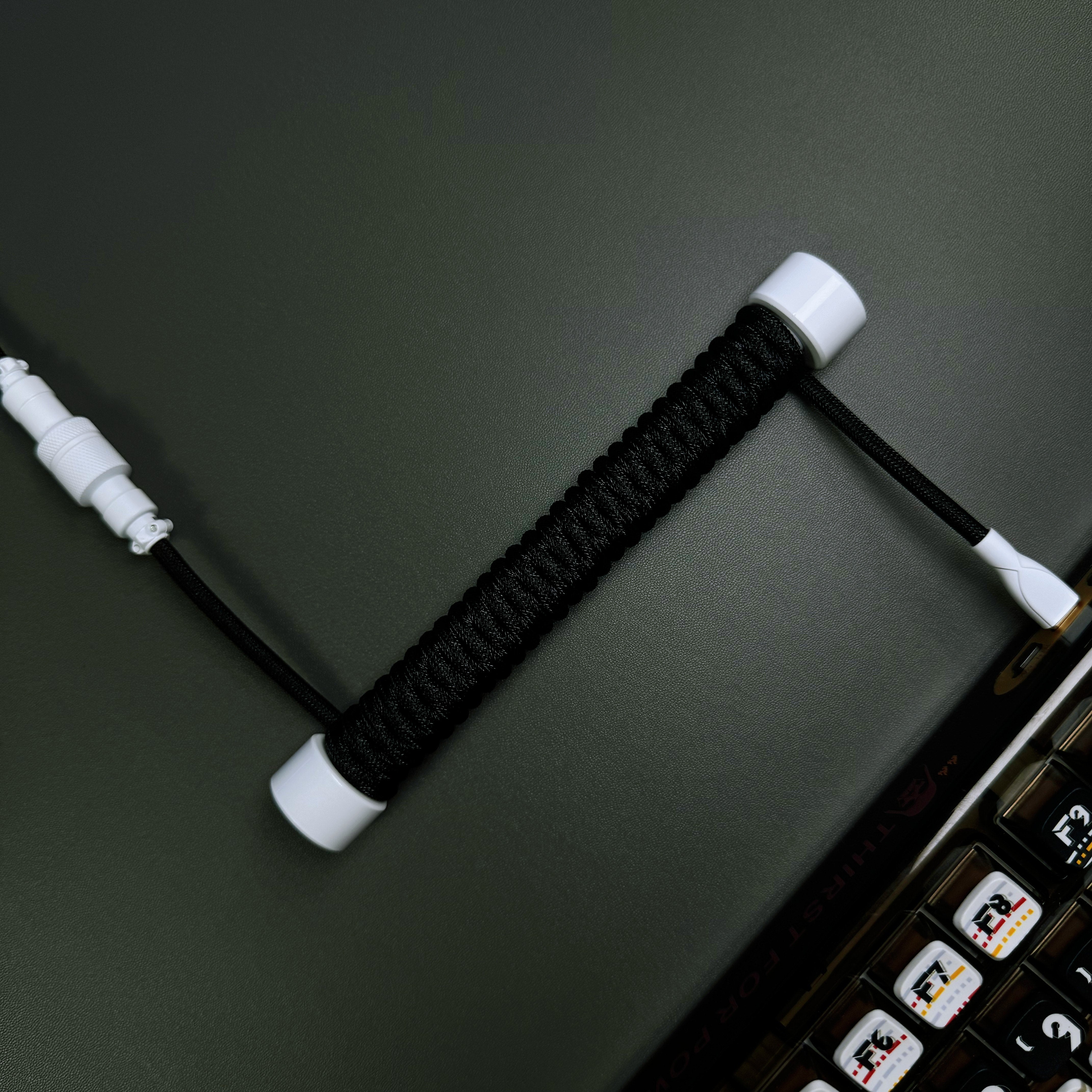Cable USB a USB-C en espiral clásico OZO para teclados mecánicos
