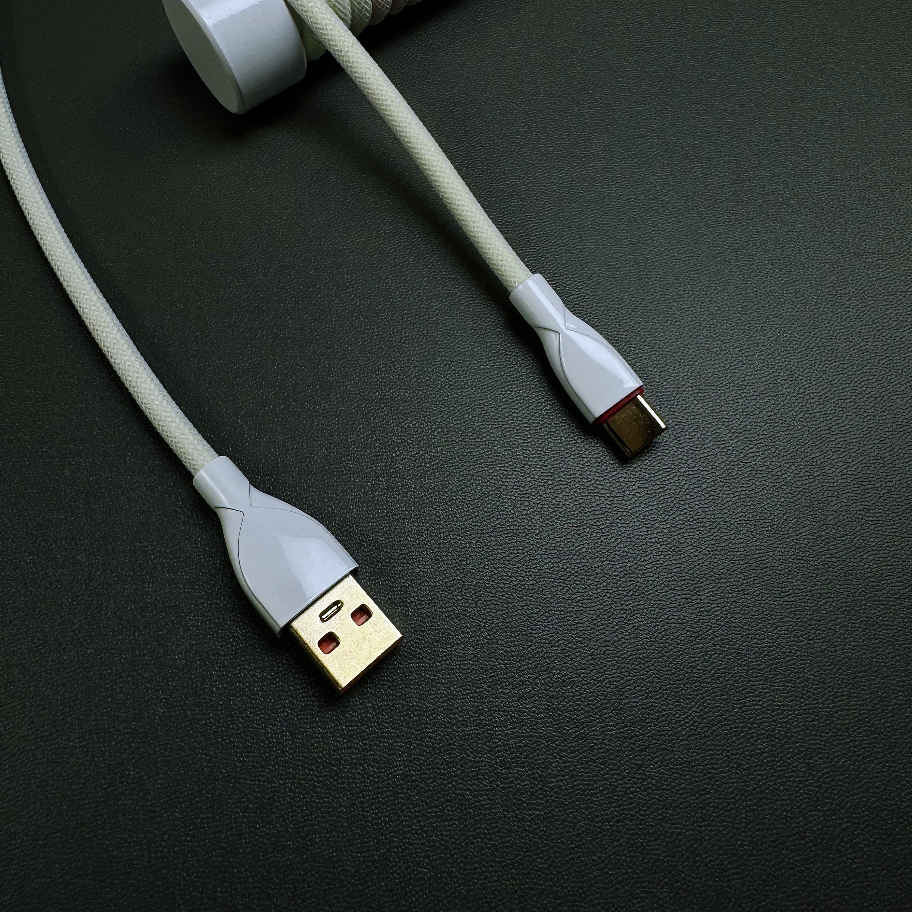 Cable USB a USB-C en espiral clásico OZO para teclados mecánicos