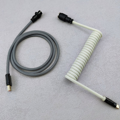 Cable USB a USB-C en espiral de dos tonos OZO para teclados mecánicos