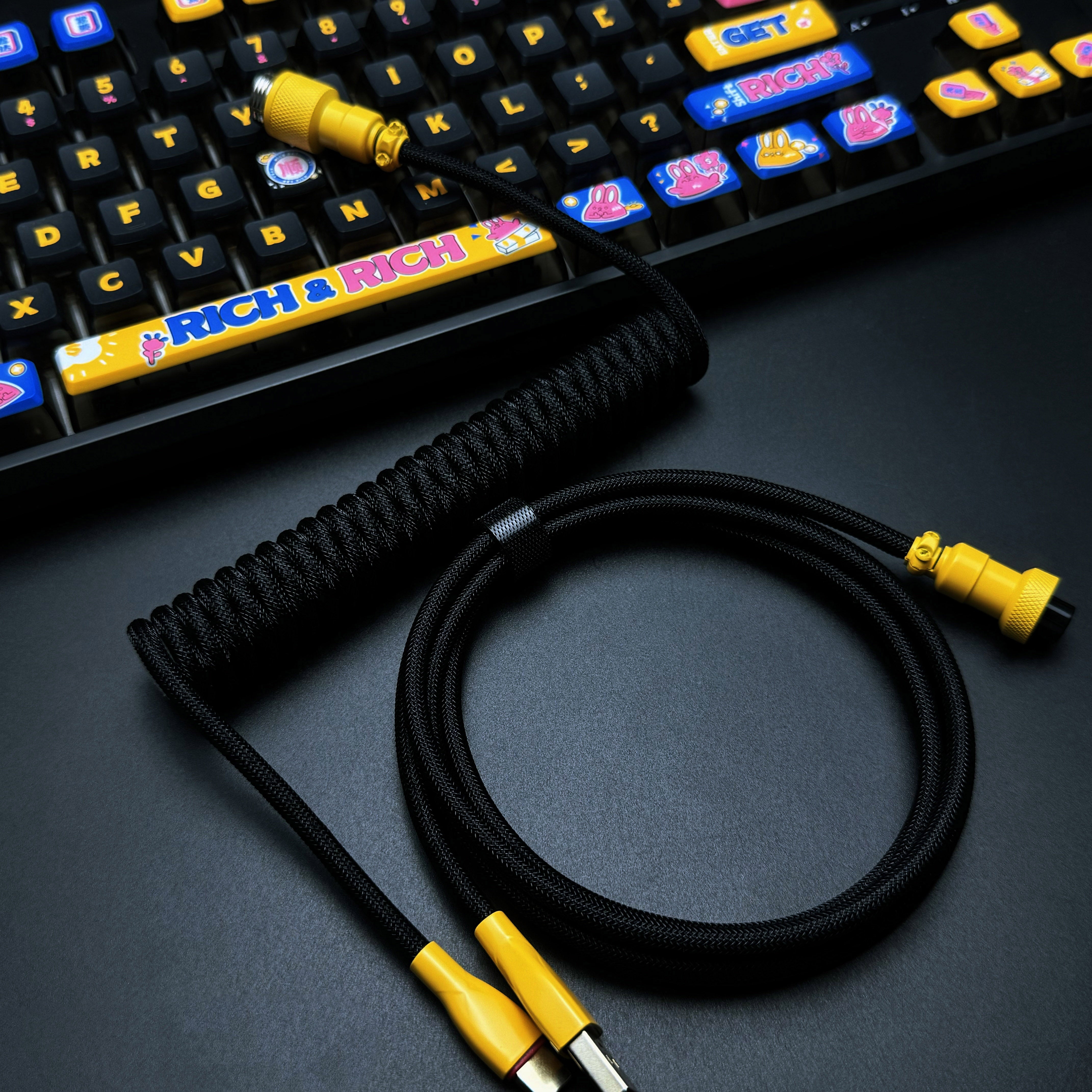Cable USB a USB-C en espiral clásico OZO para teclados mecánicos