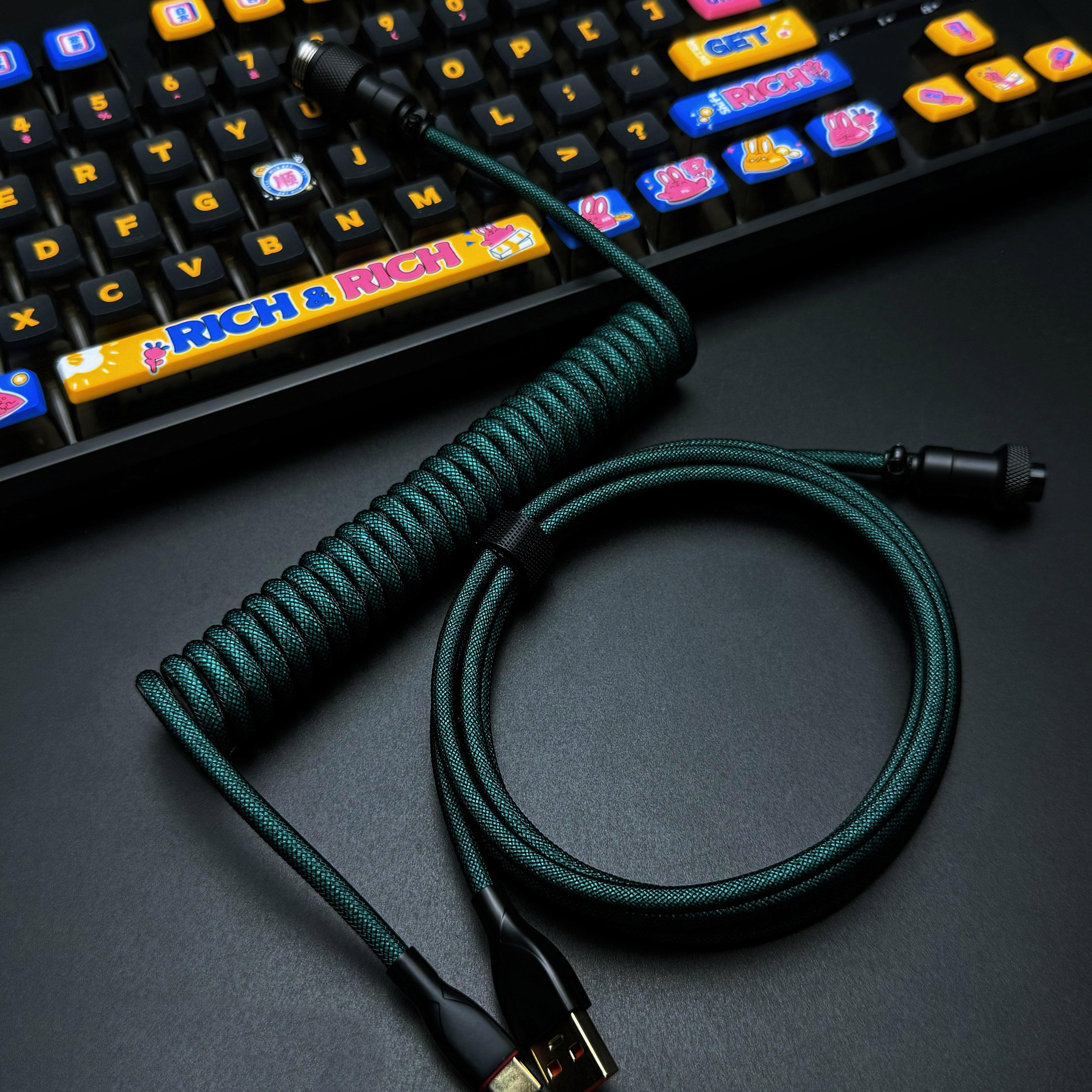 Cable USB a USB-C en espiral clásico OZO para teclados mecánicos