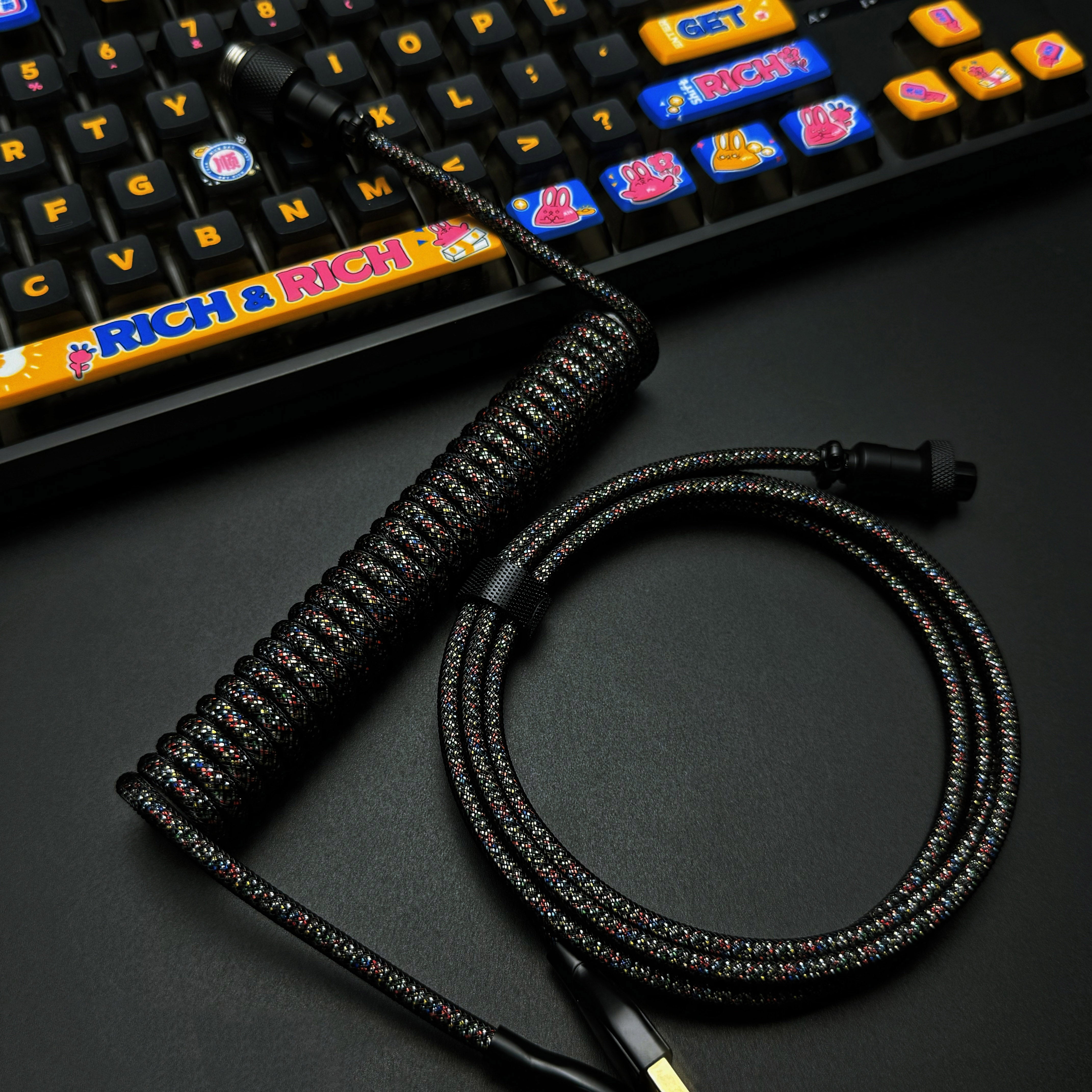 Cable USB a USB-C en espiral clásico OZO para teclados mecánicos