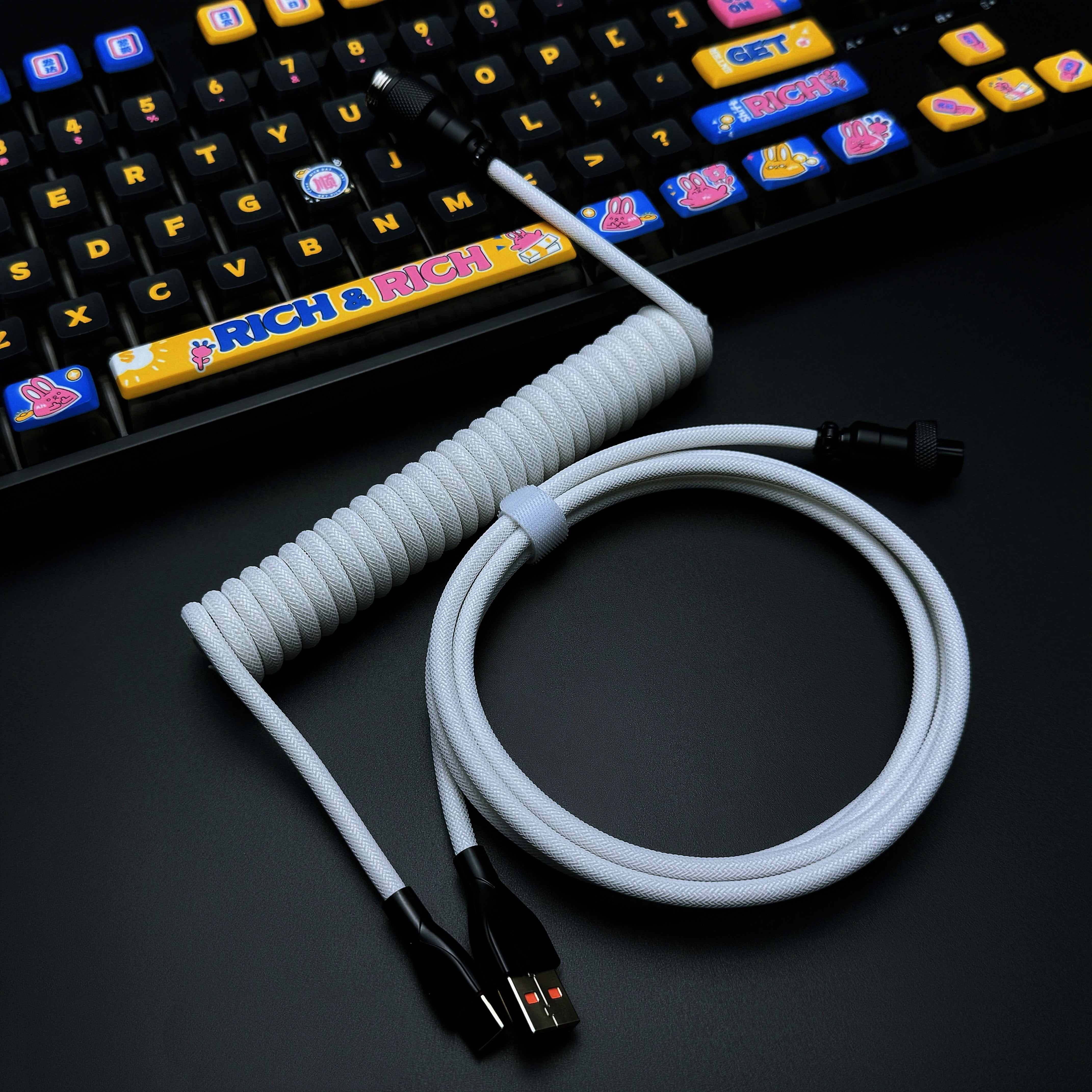 Cable USB a USB-C en espiral clásico OZO para teclados mecánicos