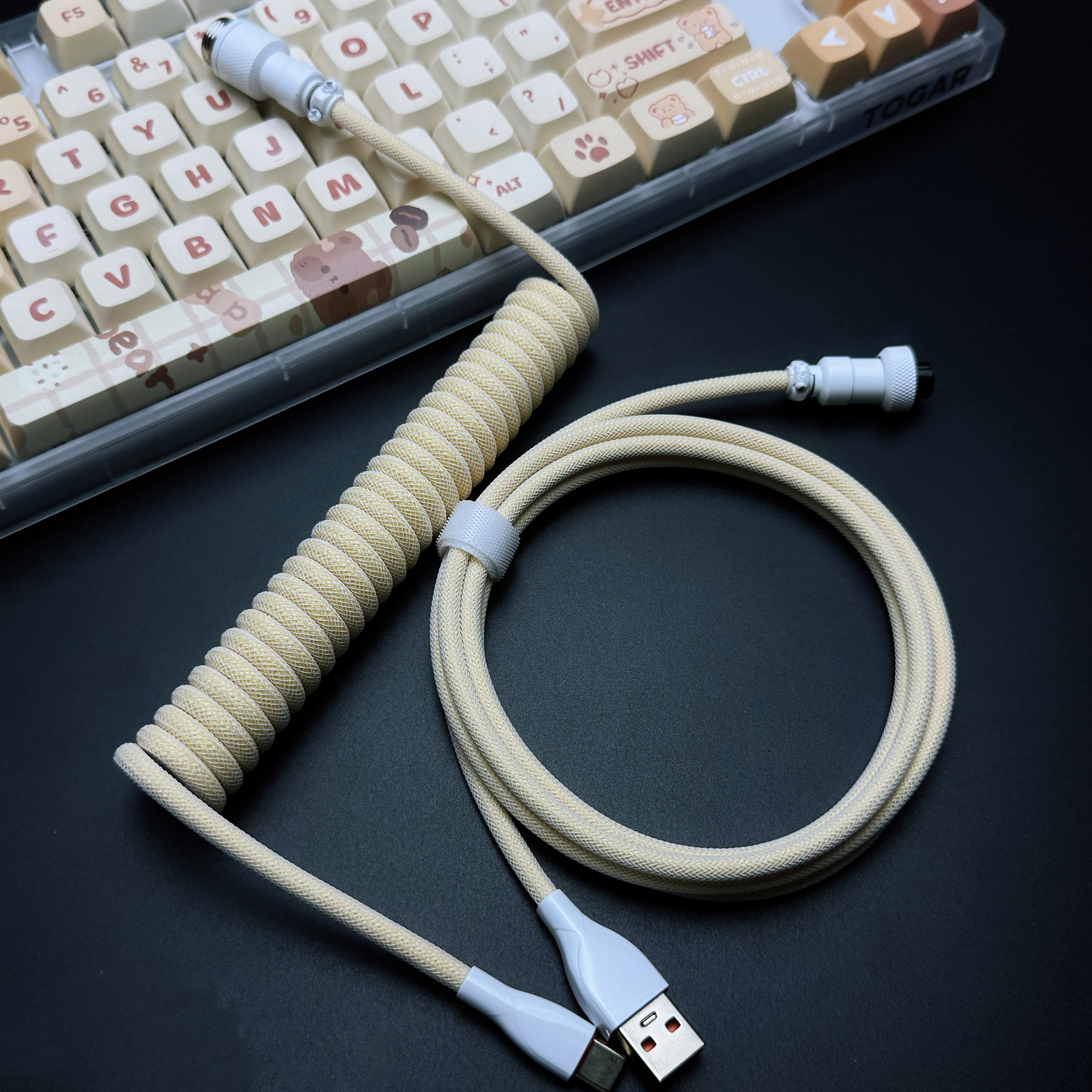 Cable USB a USB-C en espiral clásico OZO para teclados mecánicos