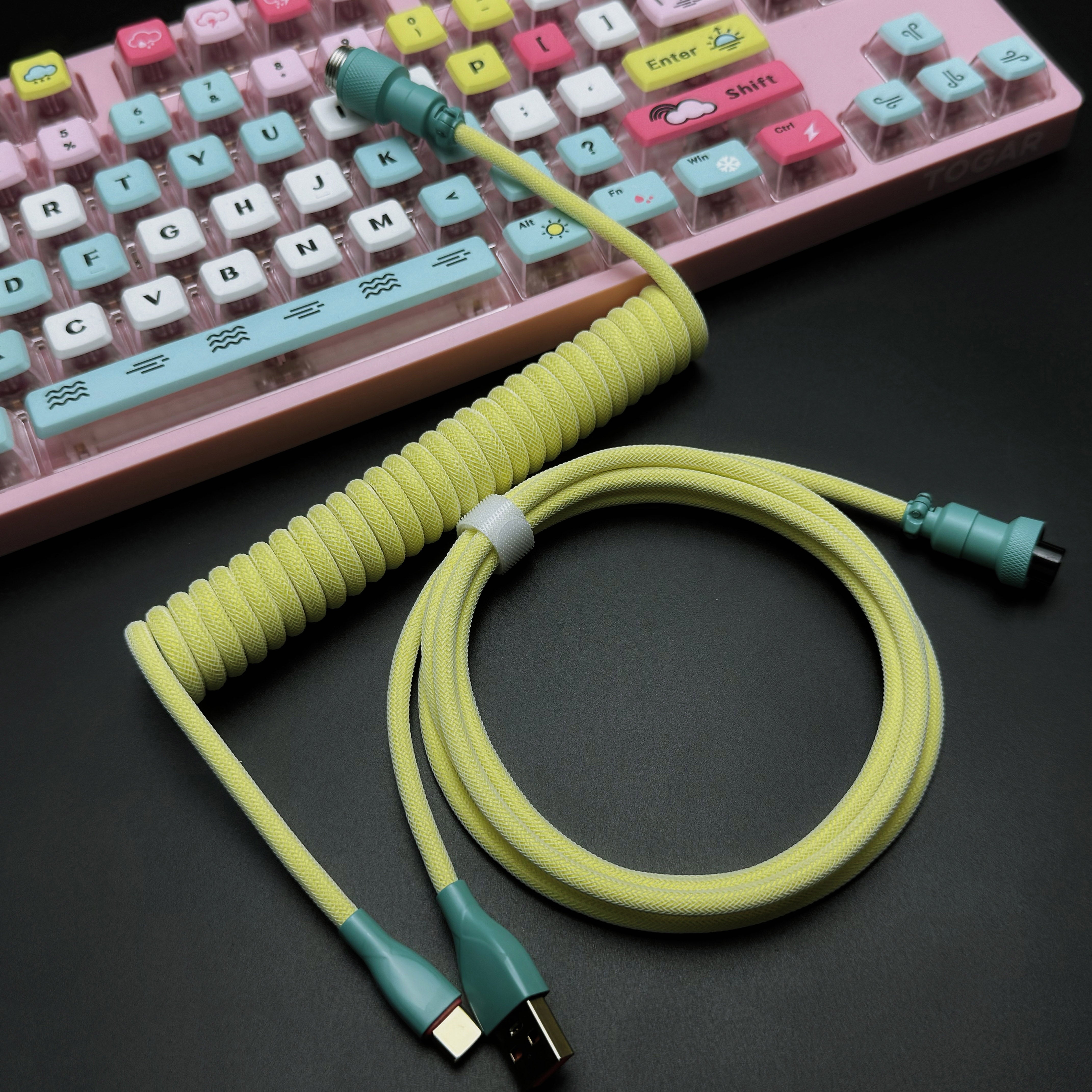 Cable USB a USB-C en espiral clásico OZO para teclados mecánicos