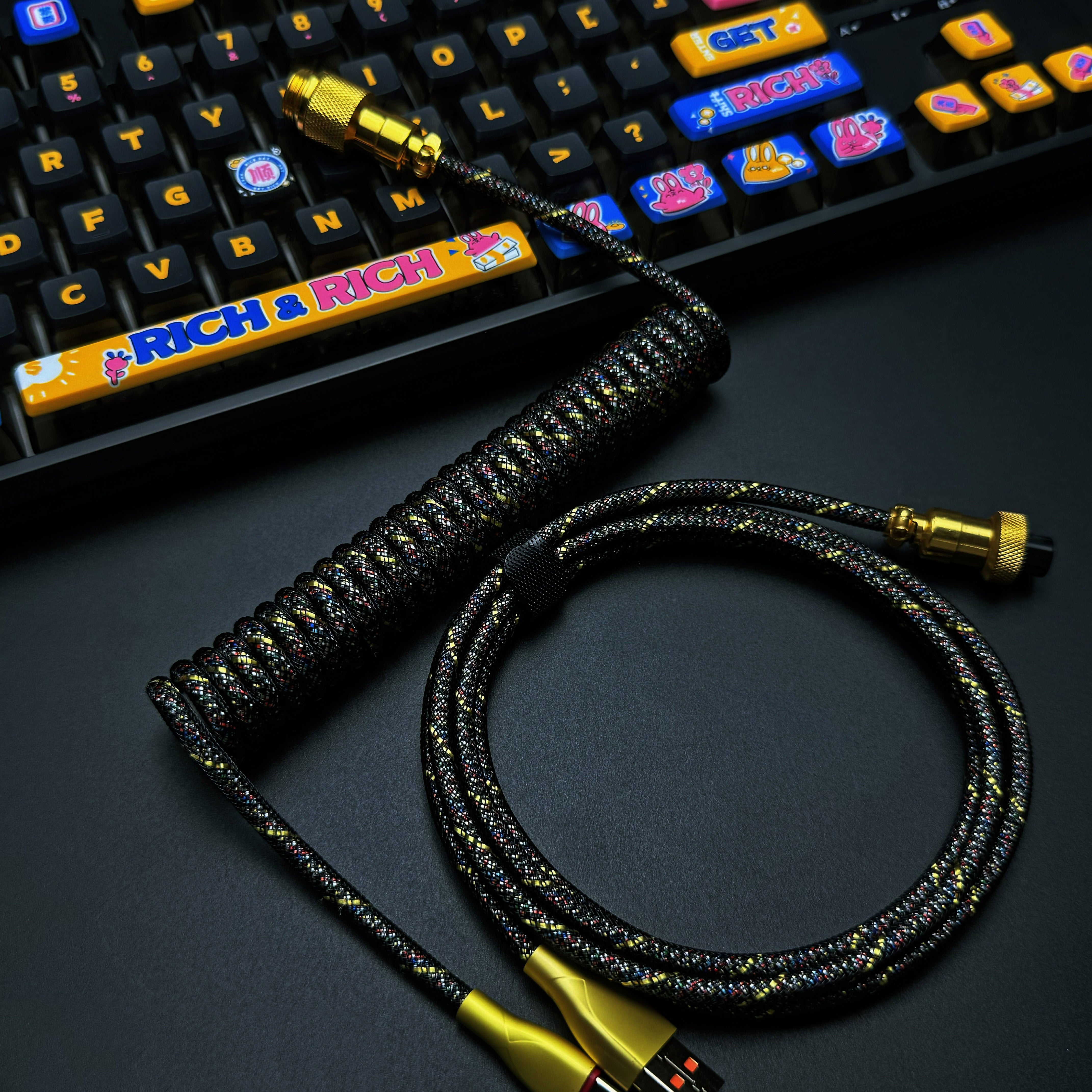 Cable USB a USB-C en espiral clásico OZO para teclados mecánicos
