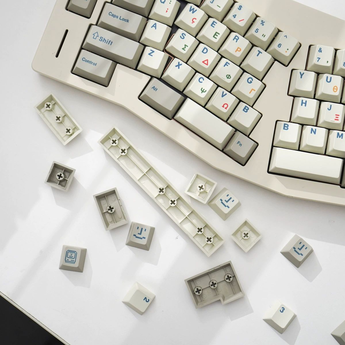Vintage Greek 9009 – 136-Key Cherry Profile ANSI/ISO Keycap Set