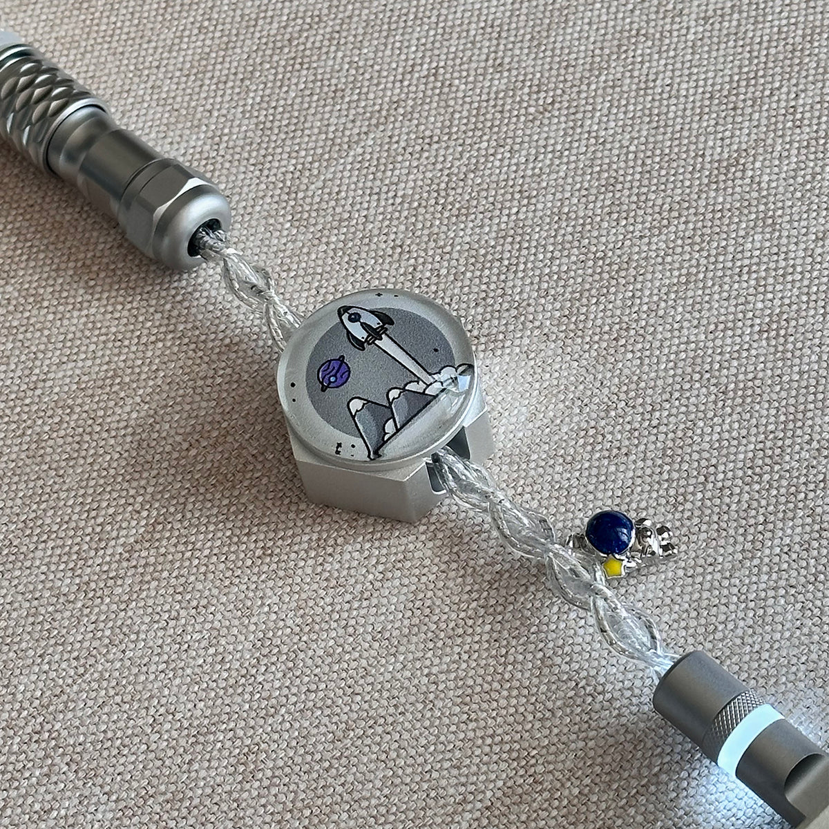 UNKNOWN ERROR - D30 Silver/Blue/RGB Light - Astronaut Series Keyboard Cable