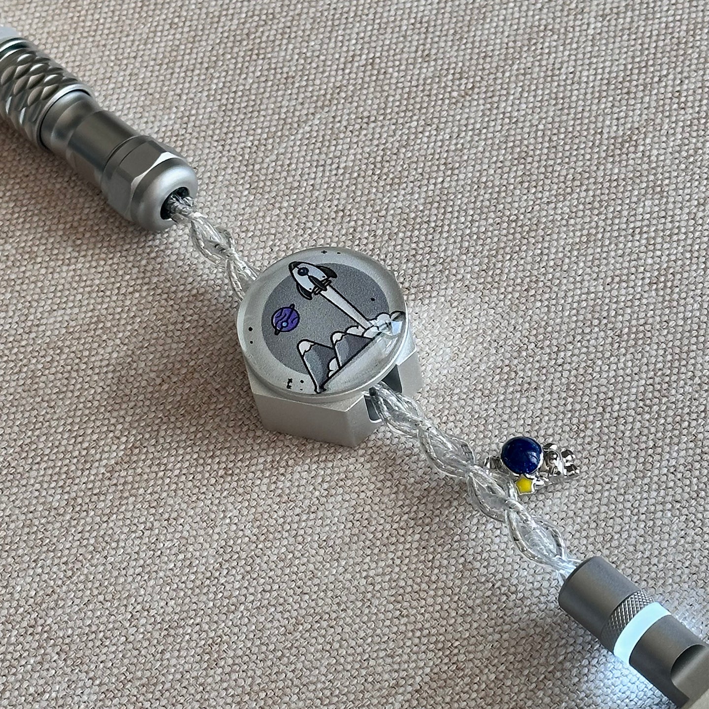 UNKNOWN ERROR - D30 Silver/Blue/RGB Light - Astronaut Series Keyboard Cable