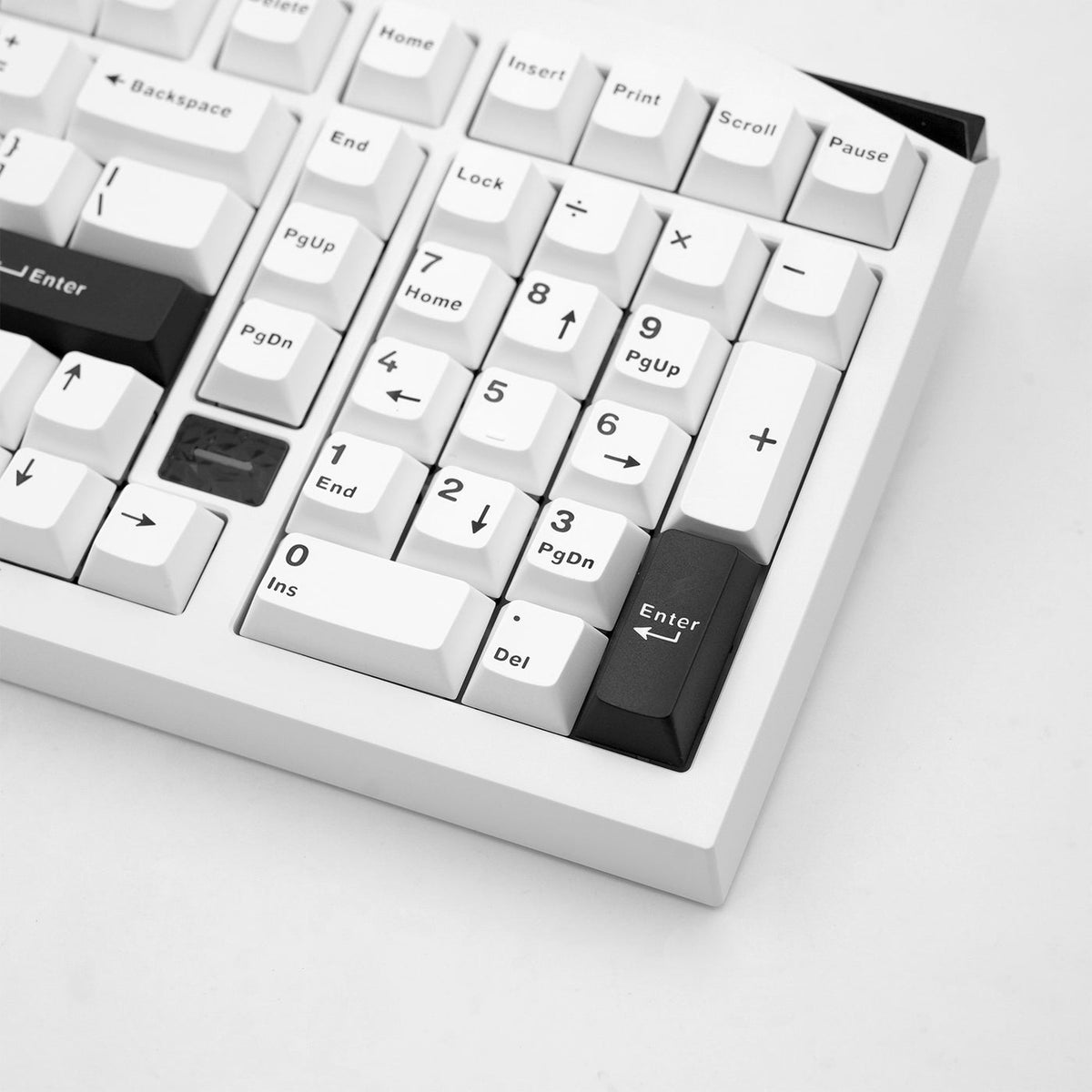 Akko Mineral 02 white mechanical keyboard numpad detail 