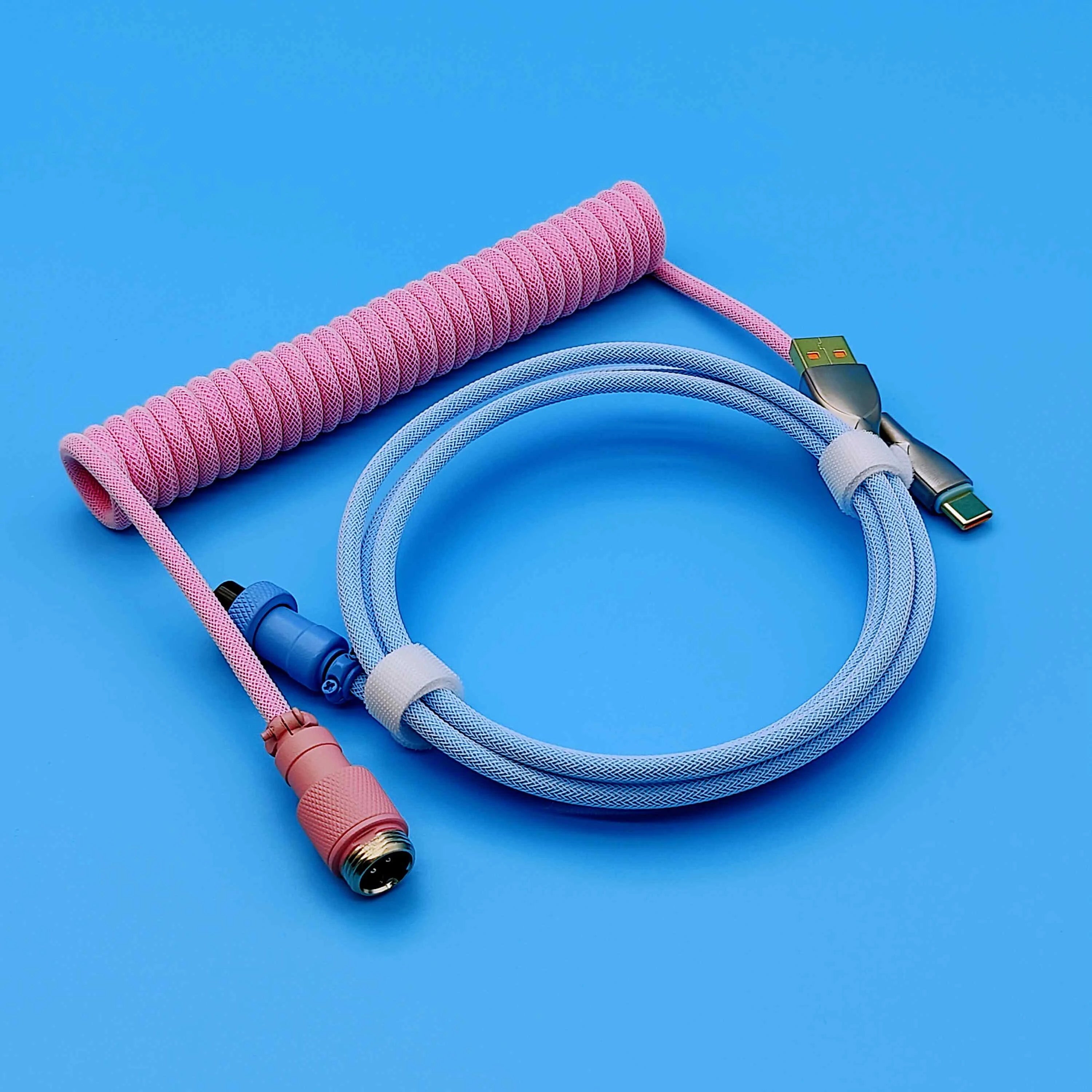 OZO Retro-Spiralkabel USB-A auf USB-C für mechanische Tastaturen