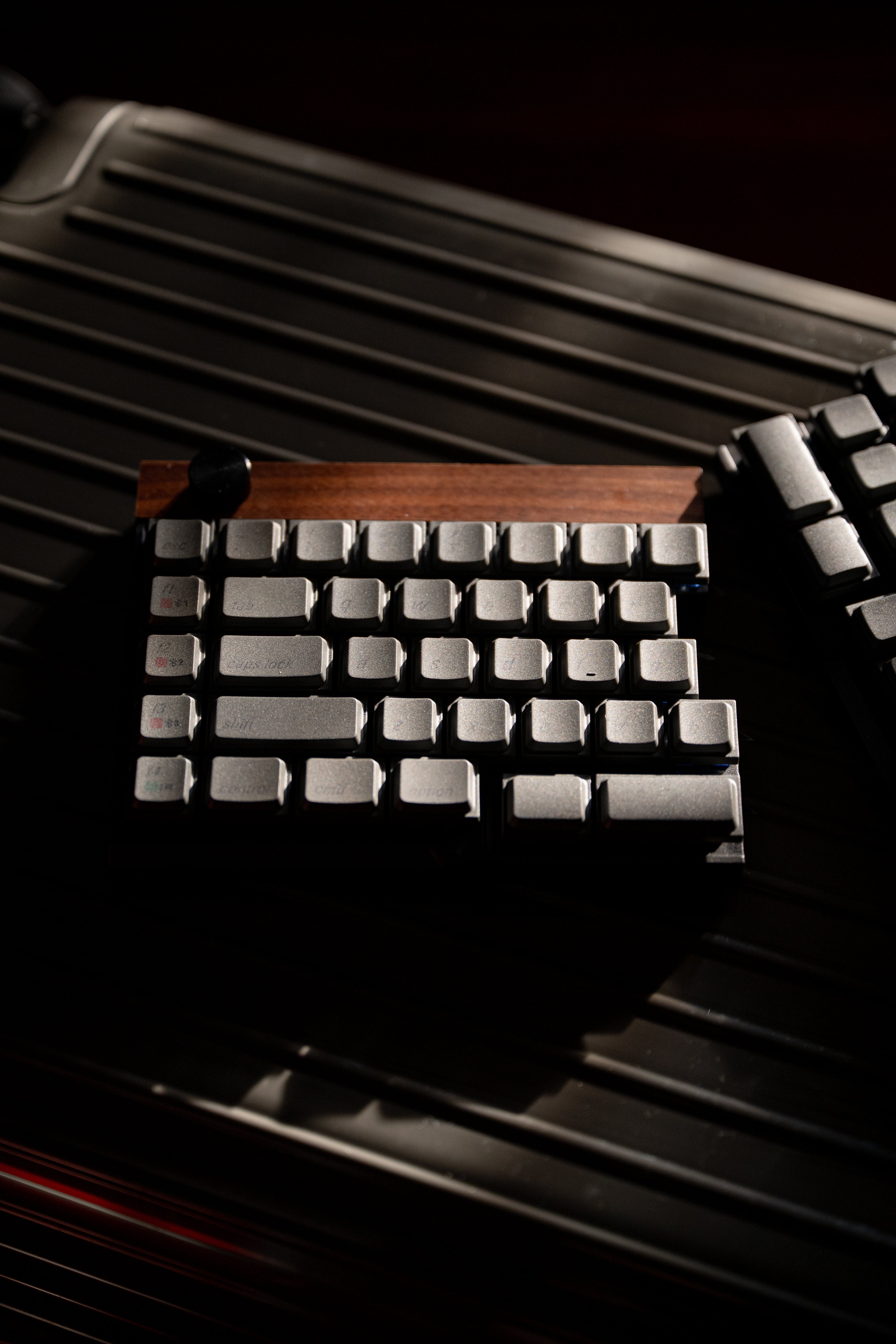 Jiffy75 - Wireless Split Low-Profile Mechanical Keyboard (pre-order)