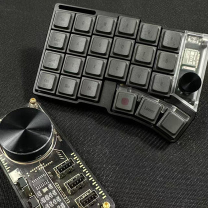 Cornix – Flache, ergonomische Split-Tastatur 