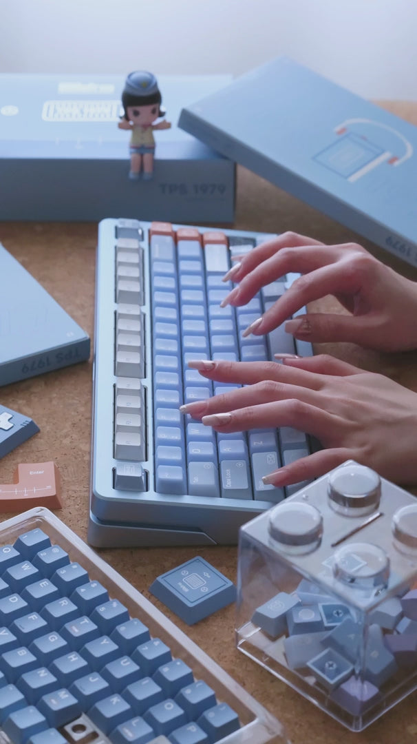 Load video: 80Retros  – TPS1979 Cherry Profile Keycap Set